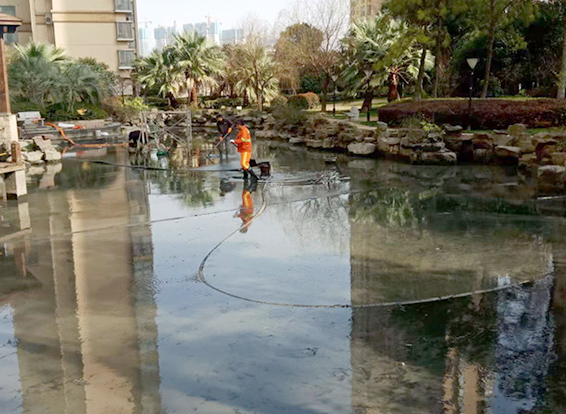 卓资景观池淤泥清理